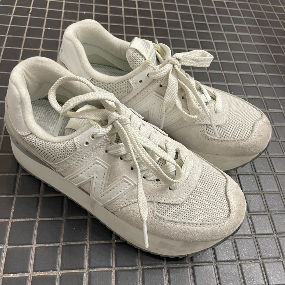 New Balance 574 size 7 women’s